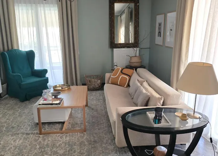 Large 1 Bedroom Penthouse With Large Terrace