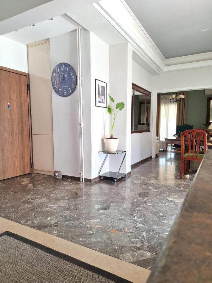 Large 1 Bedroom Penthouse With Large Terrace Apartment