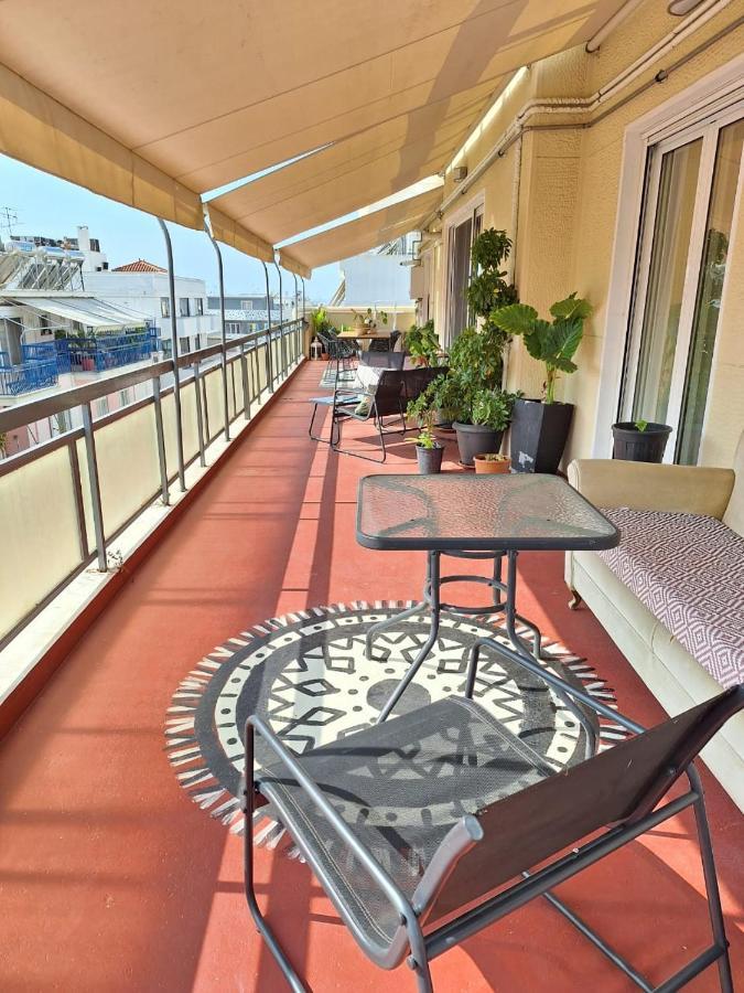 Apartment Large 1 Bedroom Penthouse With Large Terrace *