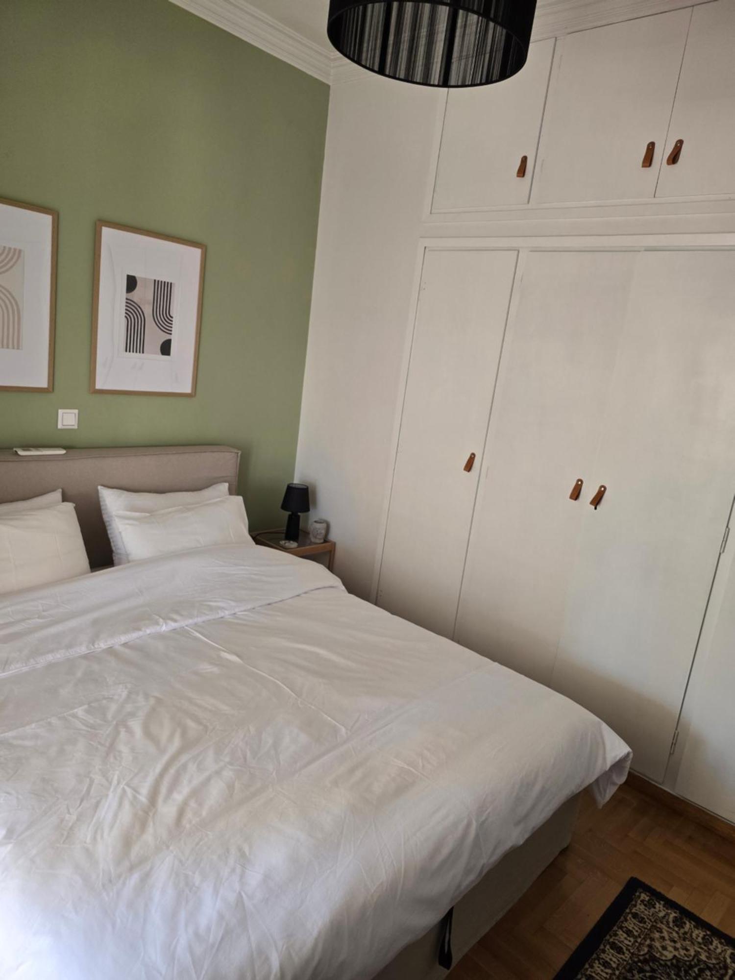 Large 1 Bedroom Penthouse With Large Terrace