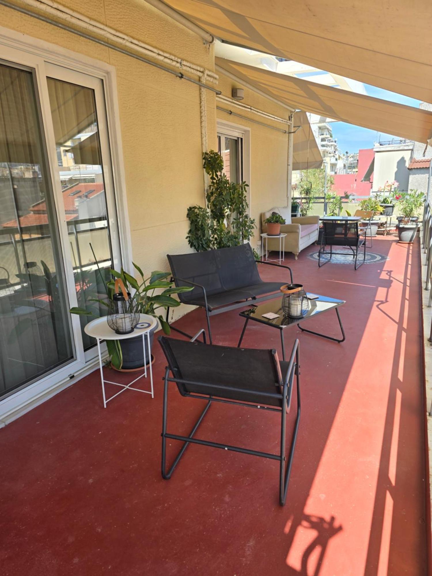 Apartment Large 1 Bedroom Penthouse With Large Terrace