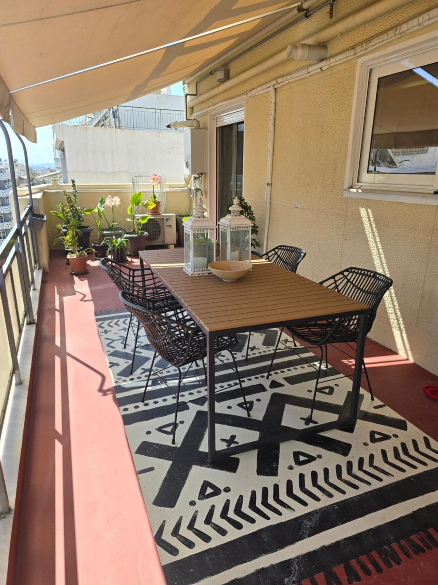 Large 1 Bedroom Penthouse With Large Terrace